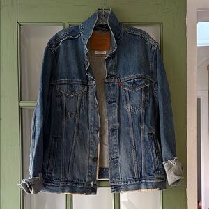 Classic Blue Denim Jacket size Large looks Vintage